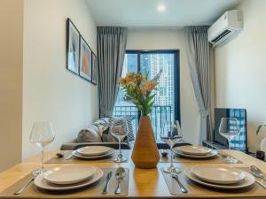 Luxury 2BR︱Fast WiFi︱Walk to Central & MRT Rama 9