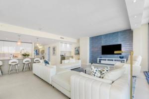 Coastal Elegance at Amrit 2 King Suites and Den