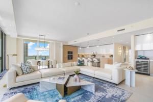 Coastal Elegance at Amrit 2 King Suites and Den