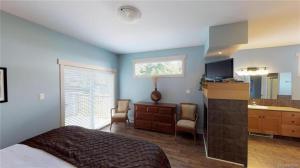 Sooke Harbour Penthouse - Luxurious 4 Bdrm Rental