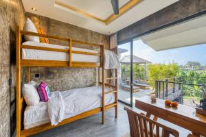 Villa Daybreak 5BR Modern Gem in Berawa , Canggu