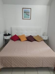 Studio cosy avec terrasse et parking dans résidence au calme avec piscine, à 3 min des thermes et centre ville