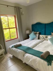 30 Kallisti, Santorini, Shakas Rock, Ballito Holiday, 3 bedroom, sleeps 6, 3rd floor apartment