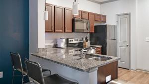 Landing Stunning 1BD Pool Clubhouse