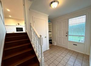 Cozy 3 Bedrooms with Kitchen and Laundry Near Airport