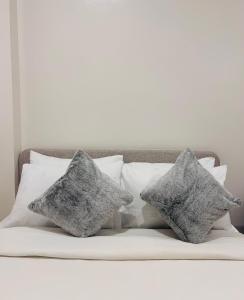 Chic and Comfortably Cozy