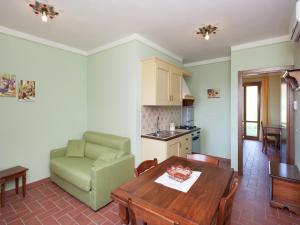 Apartment in Monte del Lago near Lake Trasimeno