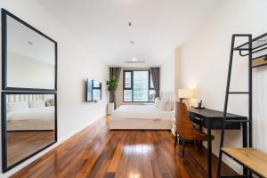 The Rixx Madison Tower With Pool and Gym