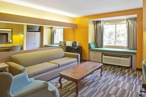 One Bedroom Suite - Non-Smoking room in Microtel Inn & Suites by Wyndham Gatlinburg