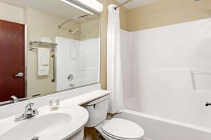 Queen Room - Non-Smoking room in Microtel Inn & Suites by Wyndham Bremen