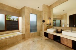 Villa Oshra by Nakula