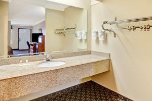 Apartment room in Americas Best Value Inn & Suites La Porte/Houston