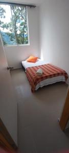 En el puente de reyes Un hogar lejos de casa