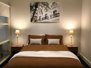 THE WATERFRONT APARTMENTS 1 Bedroom Studio Apartment with Street Views located on the Geelong Waterfront - 4407
