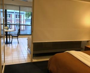 THE WATERFRONT APARTMENTS 1 Bedroom Studio Apartment with Street Views located on the Geelong Waterfront - 4407