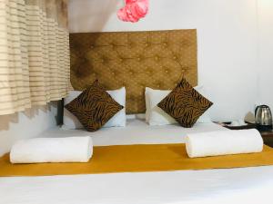 Riverside Bird Paradise