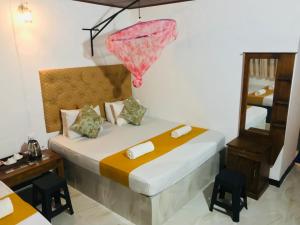 Riverside Bird Paradise