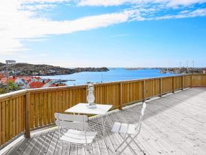 2 person holiday home in Rönnäng