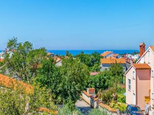 Villa in Peroj with Pool near Beach