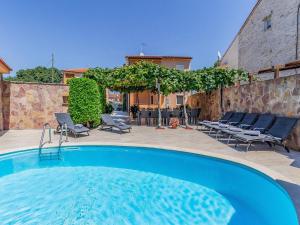 Villa in Peroj with Pool near Beach