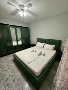 Sunny Balcony Retreat Pogradec