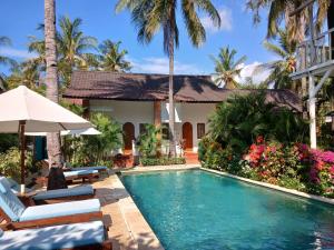 White Coconut Resort