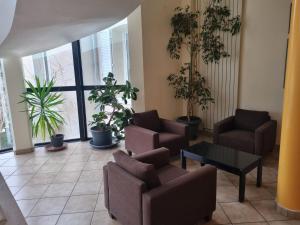 Maisons de vacances Centre de Vacances CPCV Normandie a 50 metres de la plage de Houlgate : photos des chambres