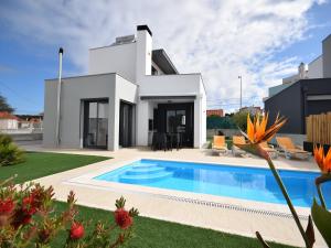 Family Villa with Terrace and Pool