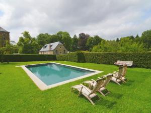Gite with swimming pool situated in wonderful castle grounds in Gesves
