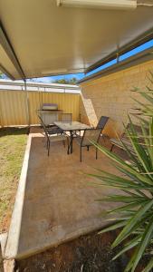 Cosmos Country Motor Inn