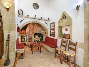 Villa in Crete with Vineyard Experience