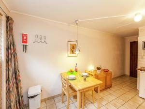 Gorgeous Apartment in Bohon with Garden Furniture and BBQ