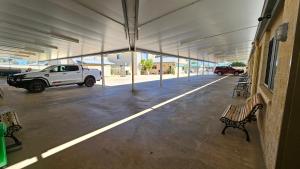 Cosmos Country Motor Inn