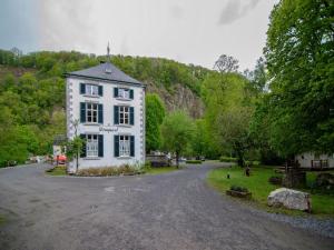 Castle Apartment Aywaille near River Amblève