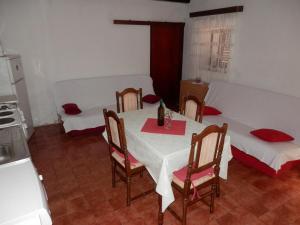 Seafront apartment with incredible view of Vis bay - Maricin Most