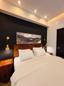 12 Poolside Paradise Suite