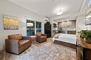 Cozy Lake Oswego Studio Apartment