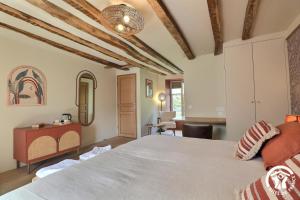 B&B / Chambres d'hotes Le jardin de quercus : Chambre Deluxe 1