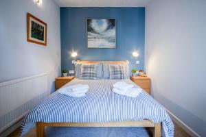 Beachcomber Seaside Apartment - 2 Bedroom - Tenby