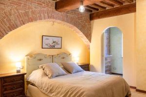 Tuscany - Townhouse - Sleeps 18 - Garden near Lake