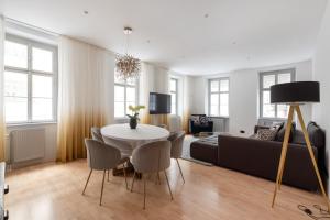 Luxuriöses Apartment mitten im Zentrum in Ruhelage mit AC