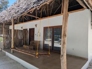 Hakuna Majiwe Beach Lodge