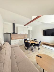 Sea View Penthouse Terrace and balkon