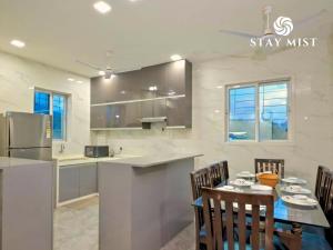 Quickpeak Villa by Staymist