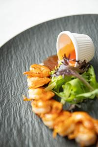 Poseidon Beach Resort - a NEW 5-Star Experience - PREMIUMINCLUSIVE, FREE Beach Access, EV station