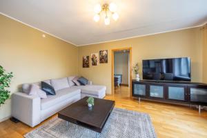 Free Parking 2 BR city center