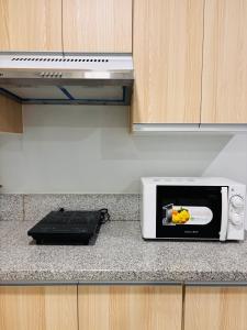 Minimalist Comfort with Homey Touches