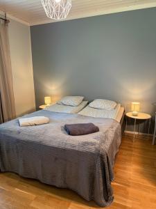 Paritalohuoneisto omalla pihalla