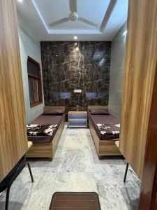 FlexiBay-Affordable Boys Hostel in North Delhi with meals