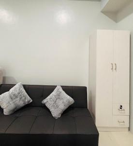 Simple Stylish Retreat with Cozy Touches